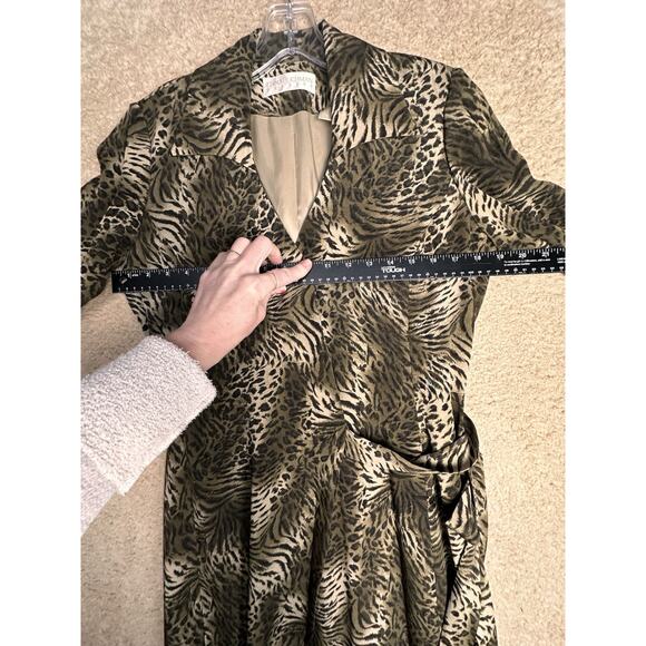 Vtg Dana Buchman 90s Y2K Women's 100% Silk Animal Print Wrap Dress Sz 4 Mob Wife - Picture 11 of 16